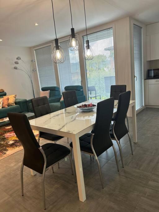 Labpark Luxury Apartment Melano Buitenkant foto
